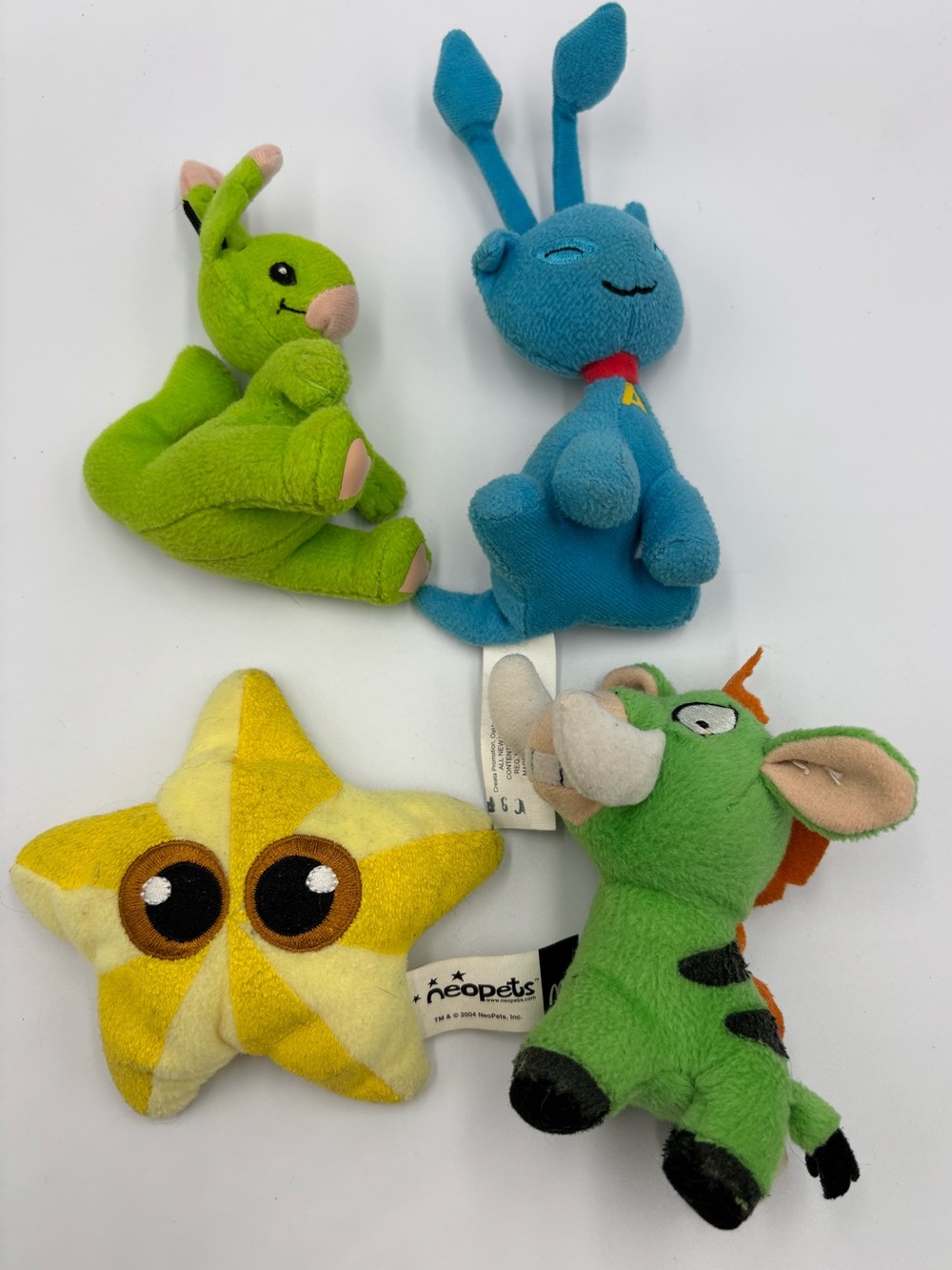 (4) 2004 McDonalds NeoPets Green Blumaroo, Blue Aisha, Magic Nova, Green Moehog